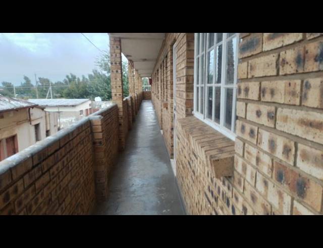 1 BEDROOM APARTMENT FOR SALE IN RANDFONTEIN CENTRAL